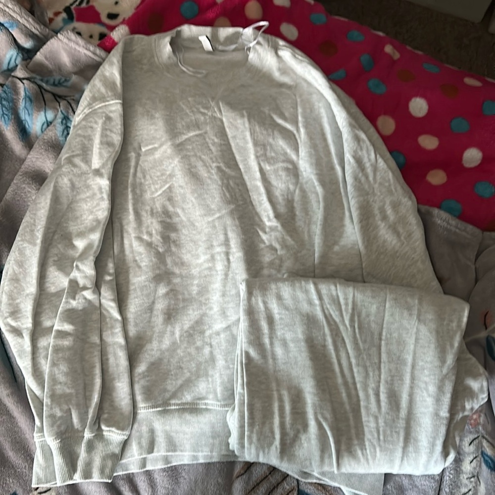 HnM bundle suite (sweatshirt and sweatpants)